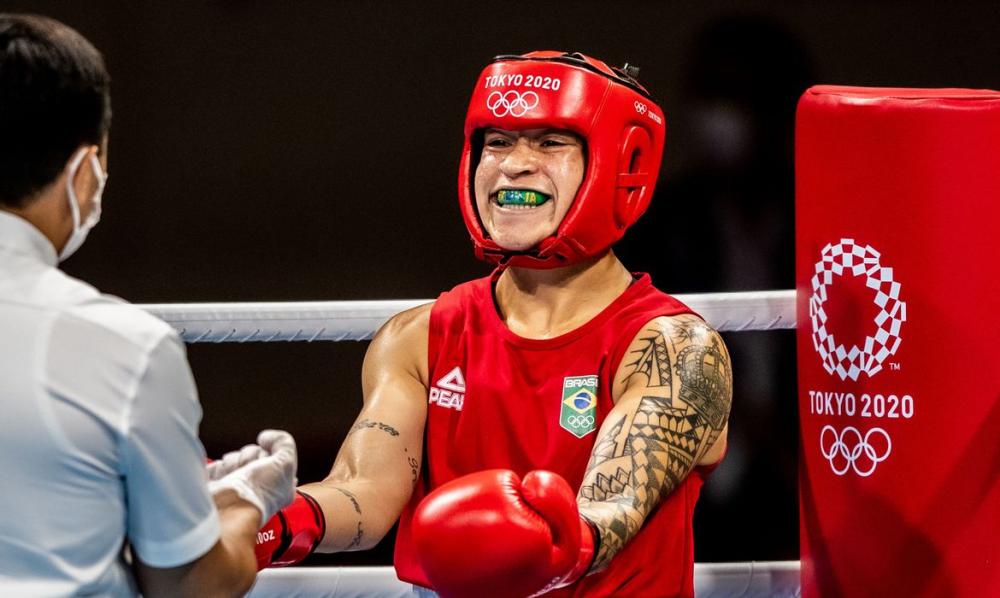 Bia Ferreira e Hebert Conceição vão lutar pelo ouro no boxe