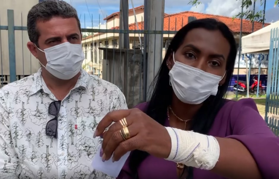 Vereadora de Camaçari denuncia agressão durante fiscalização em escola municipal