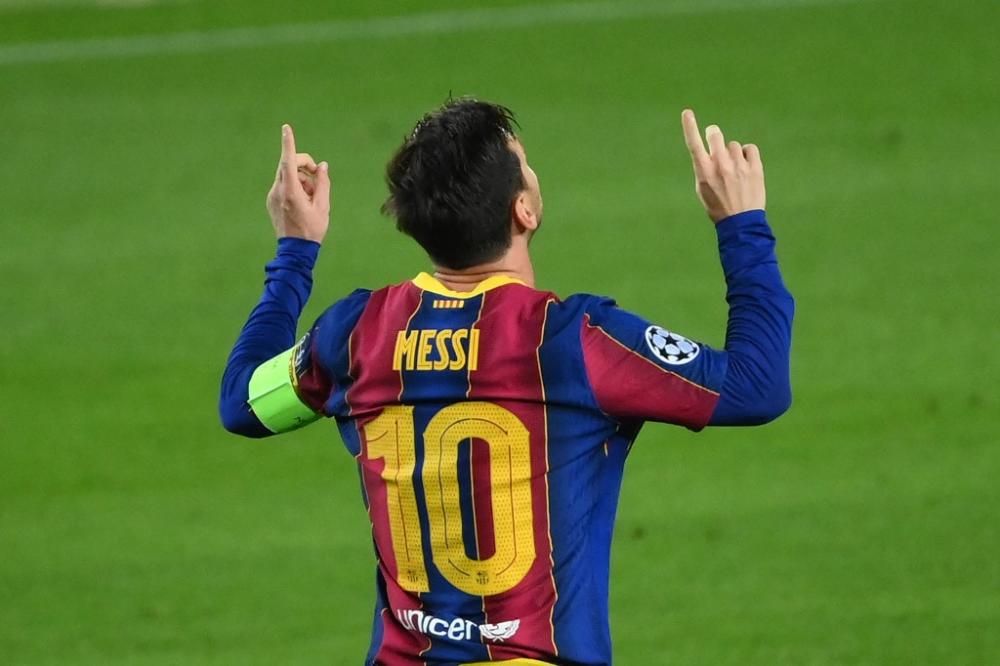 Barcelona oficializa saída de Lionel Messi 