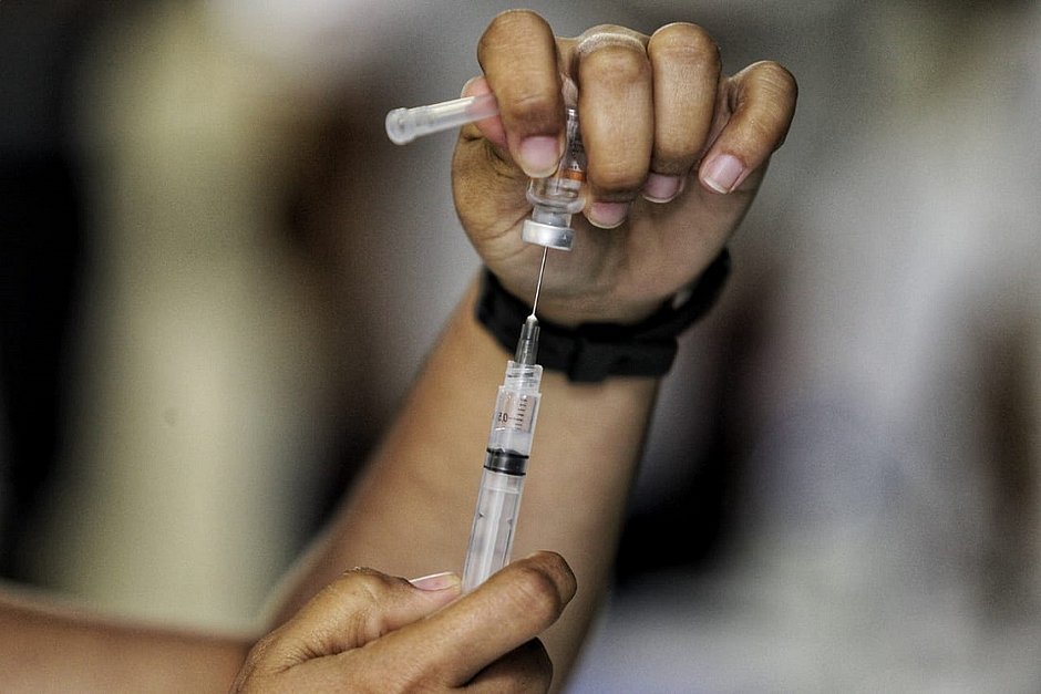 Mais de 400 mil pessoas estão com 2ª dose da vacina contra covid atrasada na Bahia 