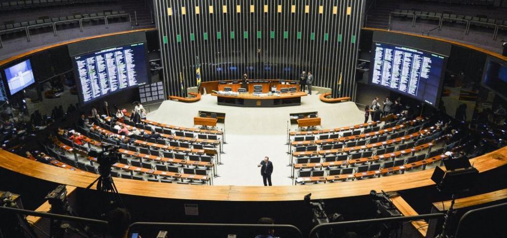 54% dos deputados baianos votaram a favor da privatização dos Correios