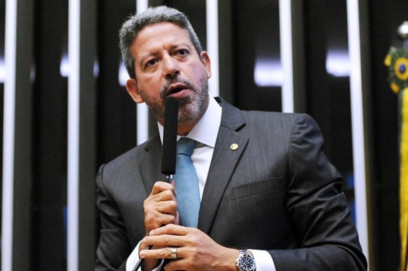 Lira diz que chance de aprovação da PEC do voto impresso em plenário é baixa