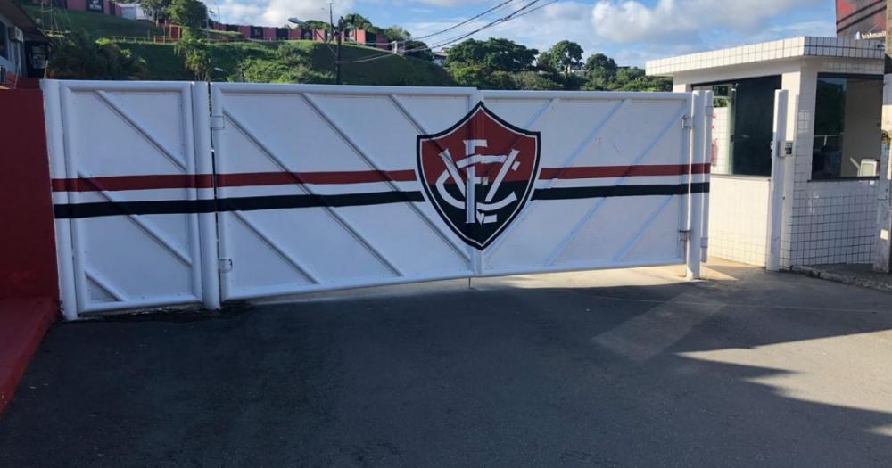 TRT-BA bloqueia R$ 275 mil do Vitória por descumprir acordo