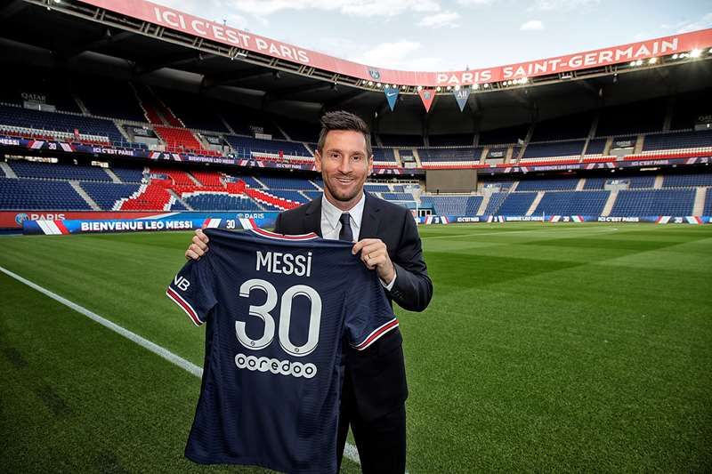 Messi assina com PSG até 2023 e vai vestir camisa 30