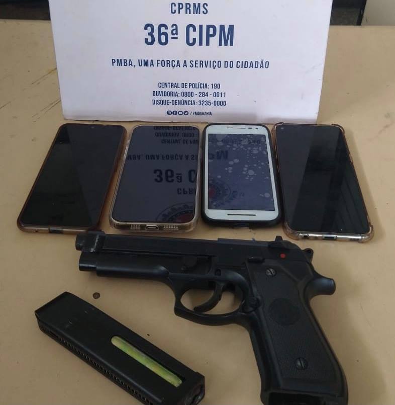 Jovens são presos e adolescentes apreendidos com celulares roubados em Dias d'Ávila