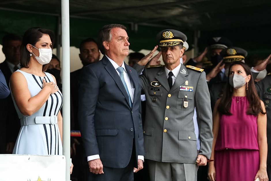 Após convite, Bolsonaro e ministros participam da Operação Formosa