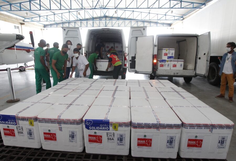 Bahia recebe novo lote com 187 mil doses de vacinas contra Covid-19