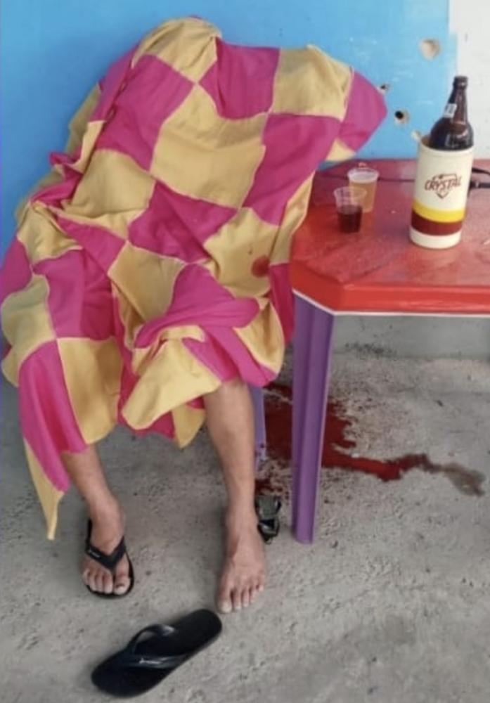 Homem é executado a tiros dentro de bar em Dias d'Ávila 
