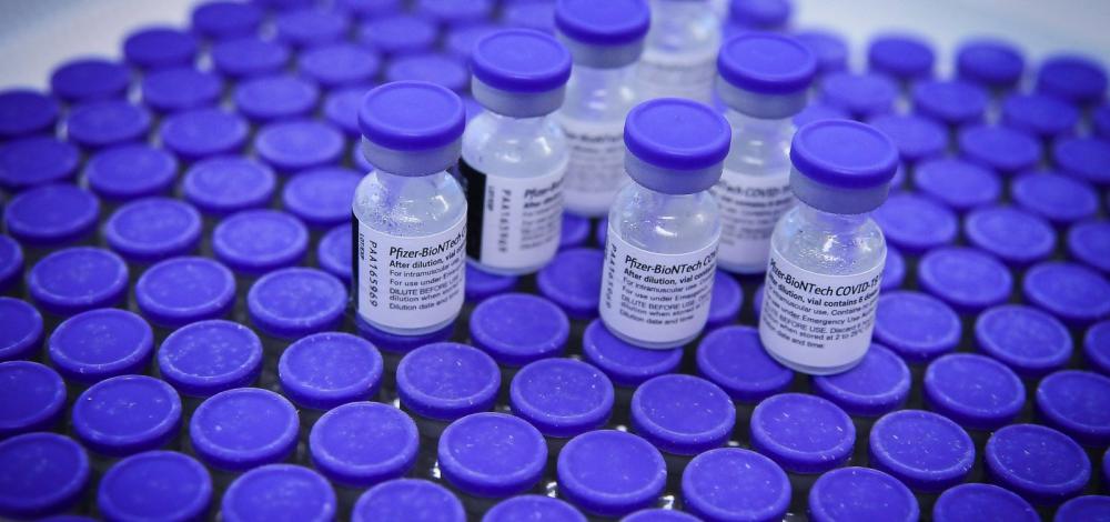 Em Israel, dados apontam que 3ª dose aumenta em seis vezes proteção causada pela vacina
