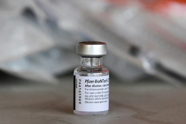Agência de medicamentos dos EUA concede registro definitivo à vacina da Pfizer