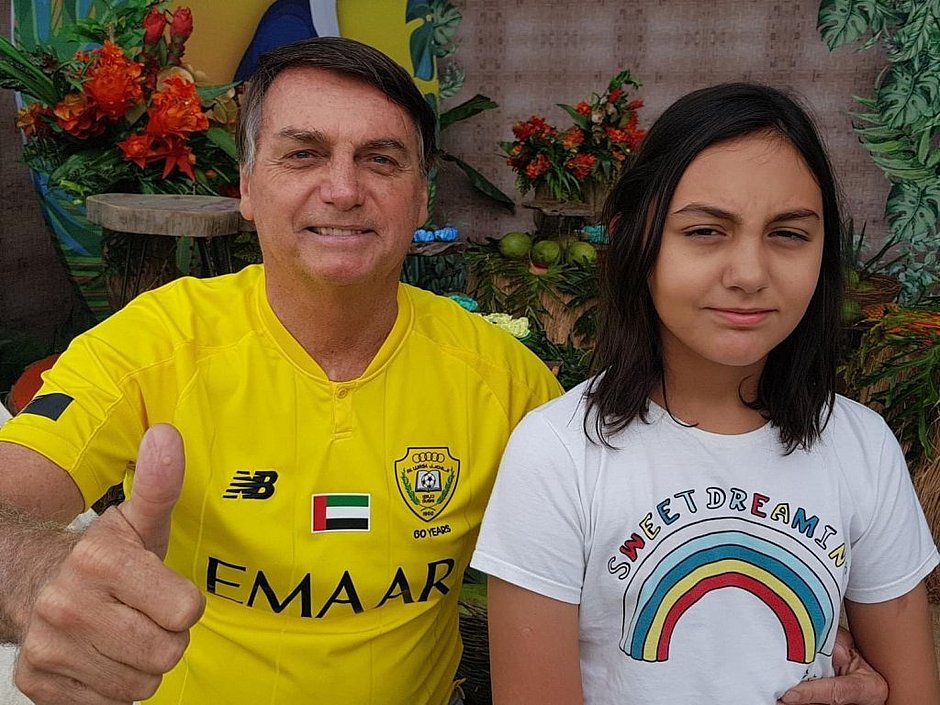Bolsonaro pede para filha ser matriculada em colégio militar sem passar por seleção