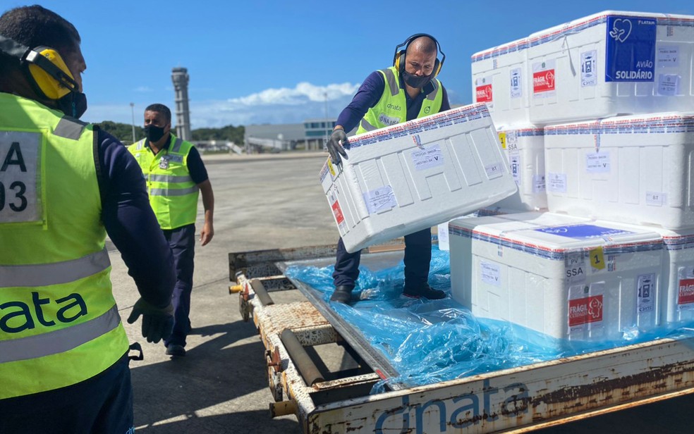 Bahia recebe mais de 340 mil doses de vacinas contra a Covid-19