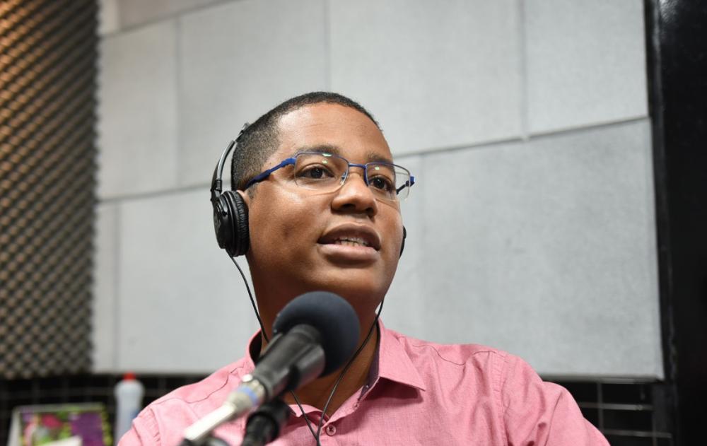Renato Henrique diz que vai processar Junior de Araci por 'intolerância religiosa'