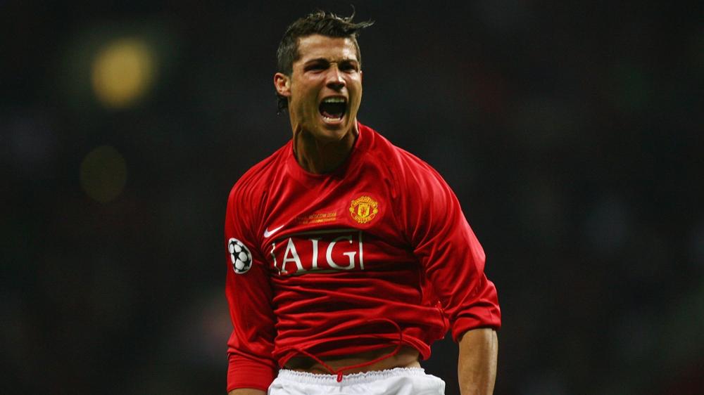 Manchester United anuncia a contratação de Cristiano Ronaldo 