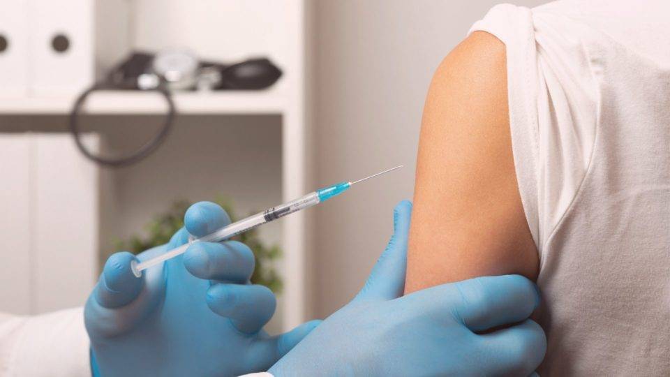 Covid-19: Mata começa a vacinar jovens com 20 anos ou mais nesta segunda 