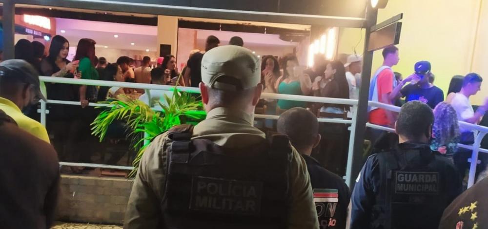 Feira de Santana: prefeitura encerra festas e dispersa aglomerações