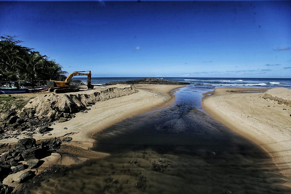 Praias da Barra ao Rio Vermelho devem ser evitadas até sexta, alerta Embasa