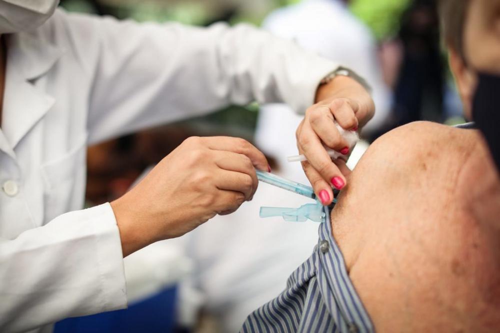  Brasil registra menor média móvel de casos em um dia