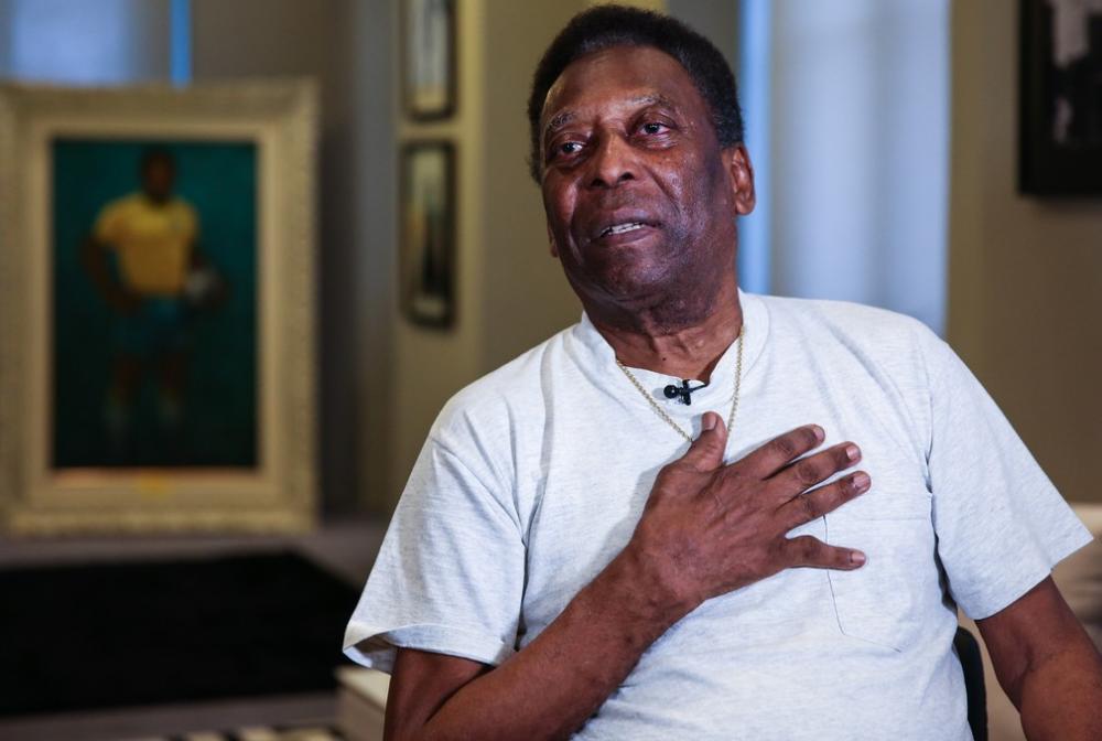 Nas redes sociais, Pelé divulga que se submeteu a uma operação para retirada de tumor no intestino