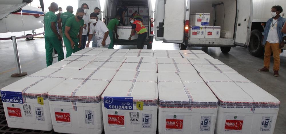 Bahia recebe mais de 80 mil doses de vacina da Pfizer