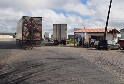 Trechos da BR-101 e BR-116 são liberados na Bahia