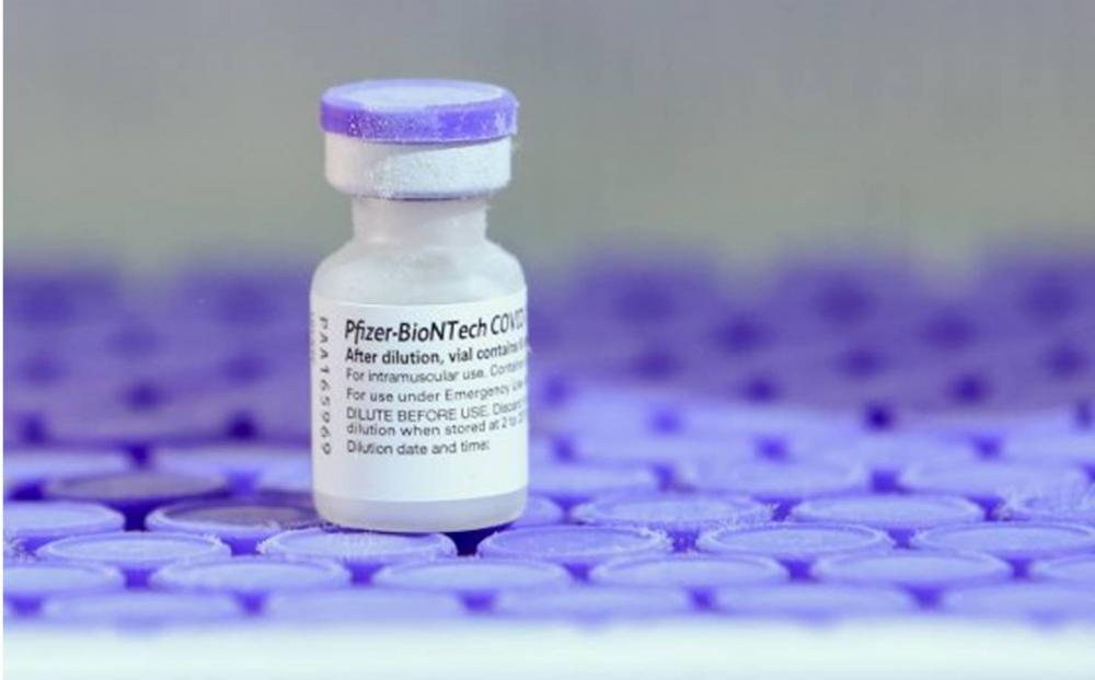 Paralisação de caminhoneiros atrasa entrega de diluente e vacina da Pfizer fica retida na Bahia