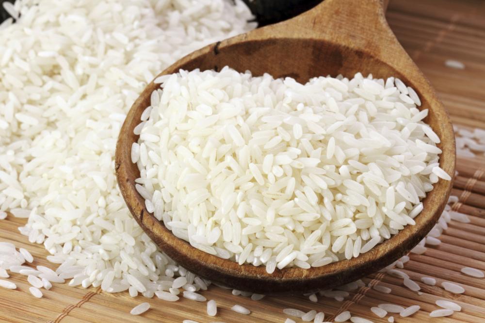 Arroz sobe em um ano quase oito vezes mais que o salário mínimo
