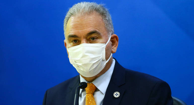 Marcelo Queiroga diz que há “excesso de vacinas” no Brasil