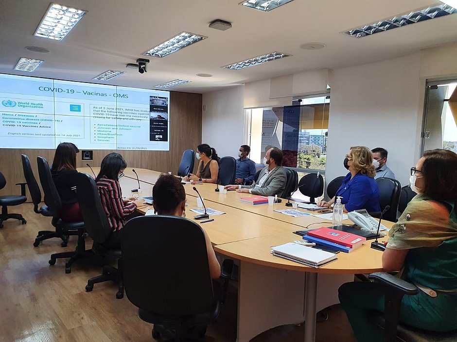 Cidades da Bahia devem continuar a vacinar adolescentes, recomenda CIB