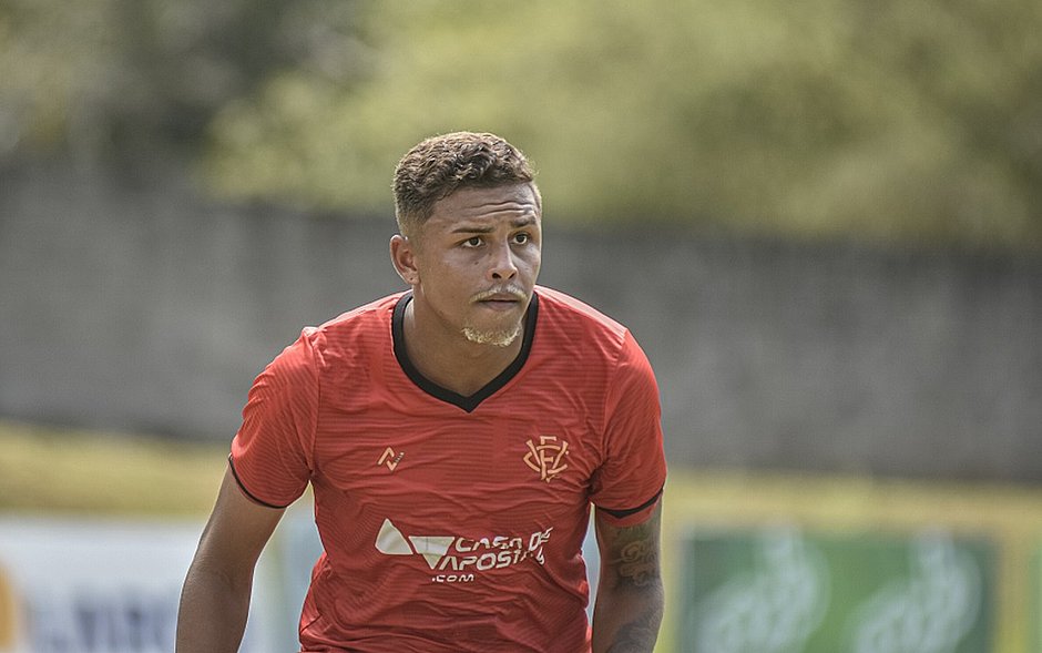 Brusque é o único time que levou três gols do Vitória; veja prováveis escalações