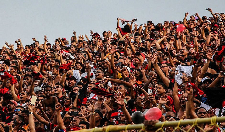 'Não tem previsão', avisa governador Rui Costa sobre liberação de torcida nos estádios da Bahia