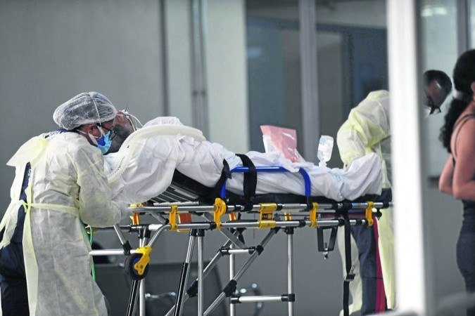 Brasil registra segundo menor número de casos e de mortes em 2021