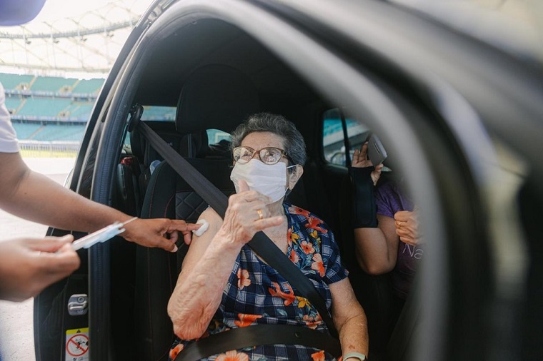 Salvador inicia aplicação da 3ª dose para pessoas com 60 anos ou mais nesta terça-feira