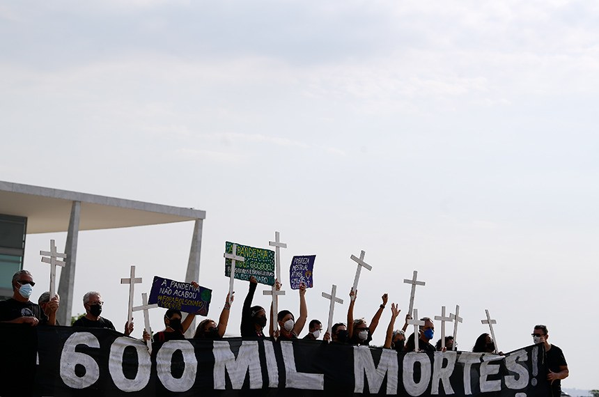 Brasil registra 182 mortes por covid-19 em 24 horas 