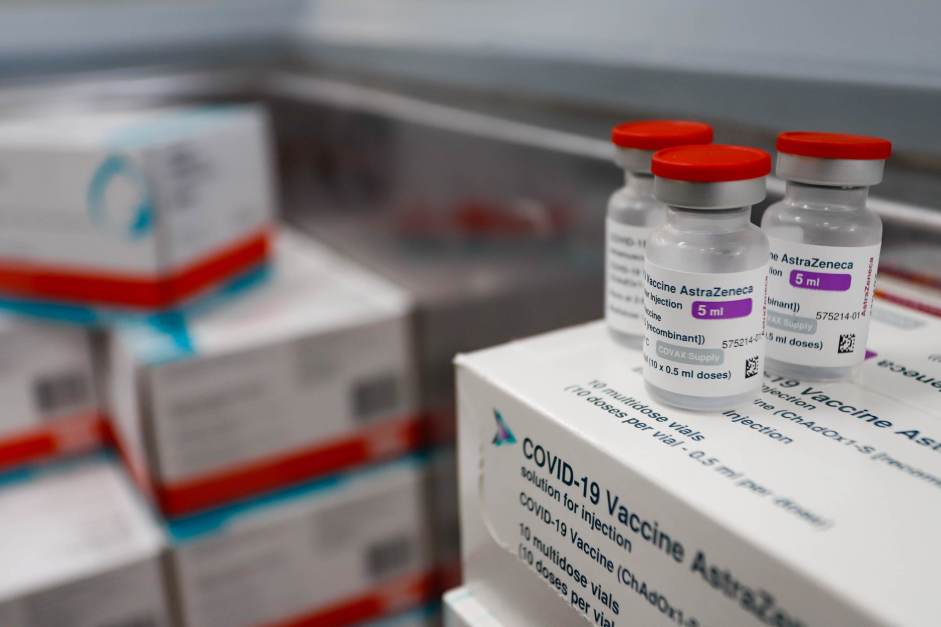 Coquetel reduz risco de casos graves e mortes por Covid-19, diz AstraZeneca