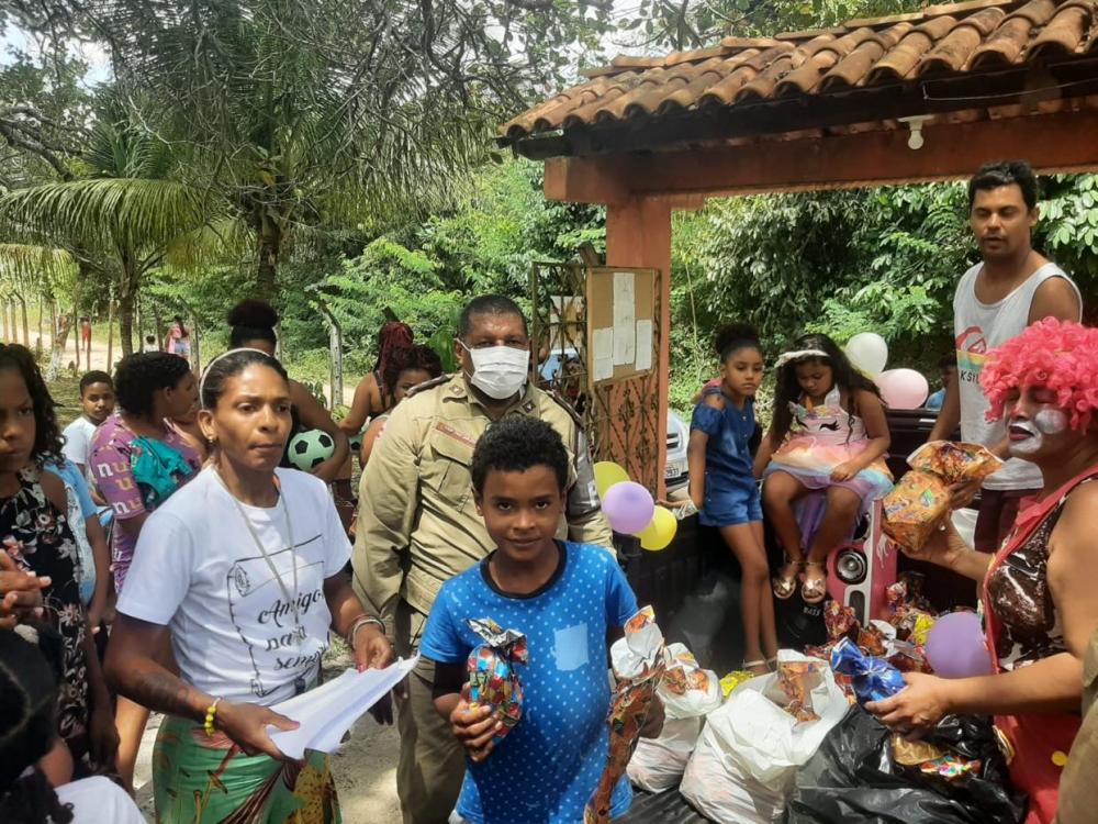 53ª CIPM comemora o Dia das Crianças com distribuição de brinquedos em Mata de São João
