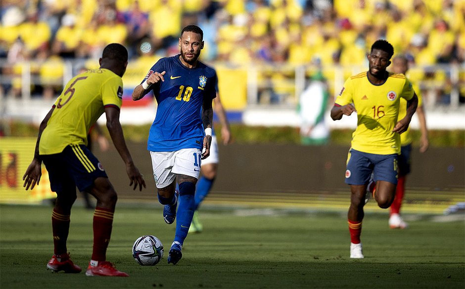 Brasil fecha rodada tripla contra Uruguai e com volta da torcida