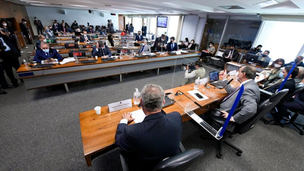 CPI cancela convocação de médico e ouvirá representante do CNS na segunda