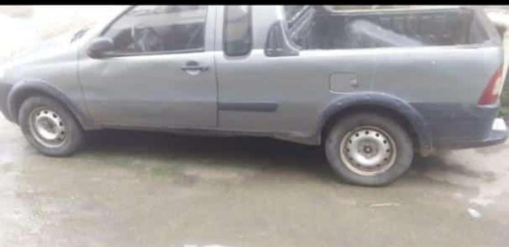 Carro é roubado na Estrada de Tiririca em Camaçari