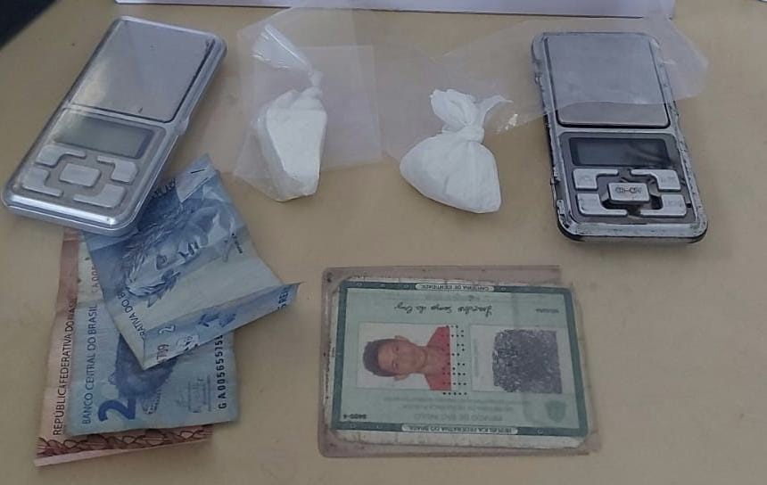 Homem é preso com droga em Dias d’Ávila