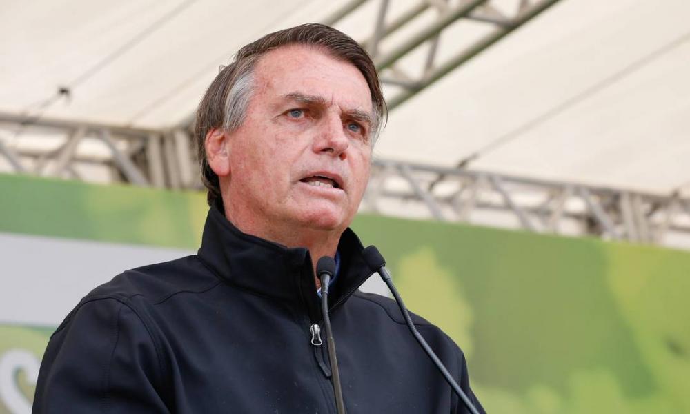 Bolsonaro confirma Auxílio Brasil de R$ 400 e diz que “ninguém vai furar o teto”
