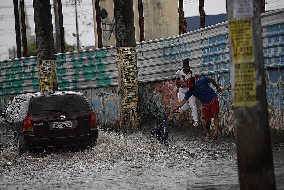 Chuva forte deve durar até domingo em Salvador; veja previsão do tempo