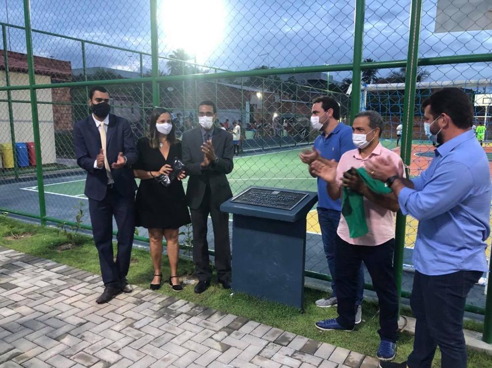 Prefeitura de Pojuca inaugura praça com quadra esportiva e academia