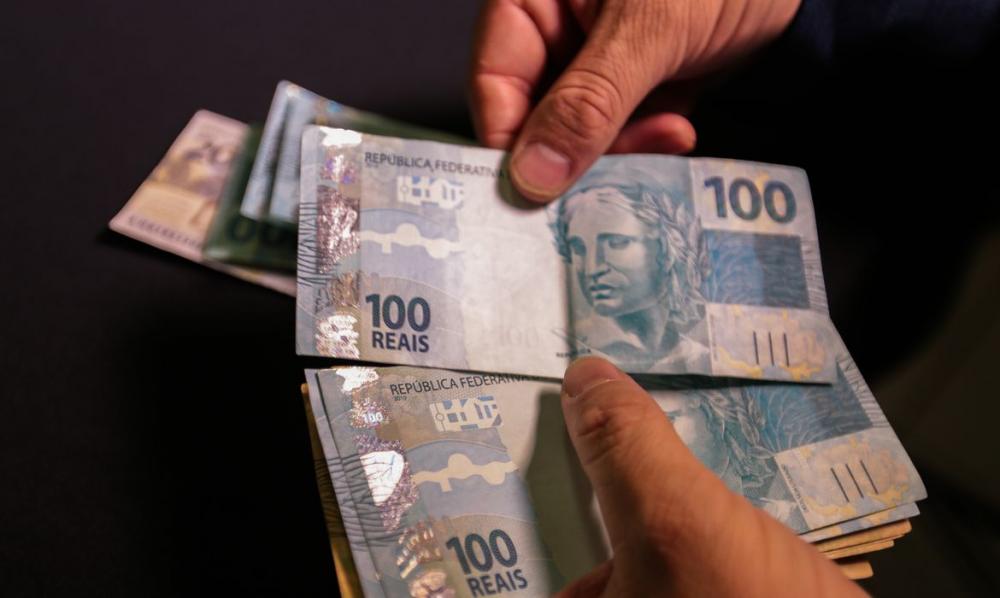 Governo do Estado antecipa salário de servidores para 28 de outubro