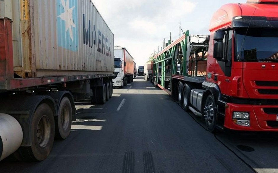 Governo Bolsonaro cancela reunião com caminhoneiros para tratar sobre greve