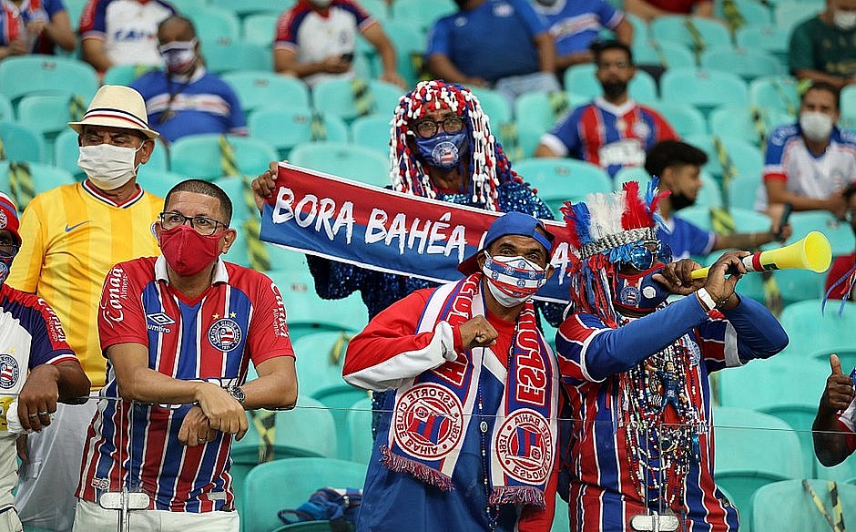 Rui libera até 50% do público nos estádios de futebol da Bahia