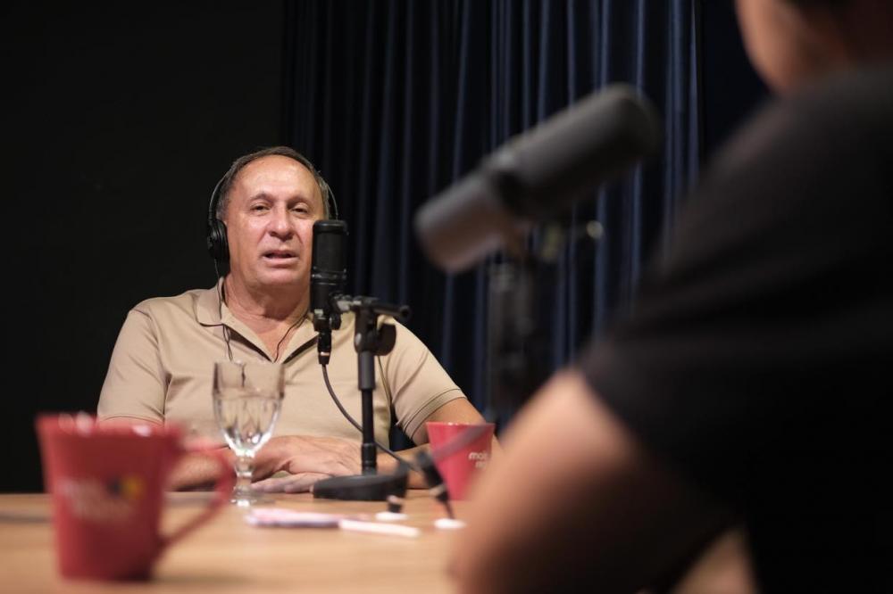 Gualberto chama Bolsonaro de imbecil ao relembrar contato em Brasília