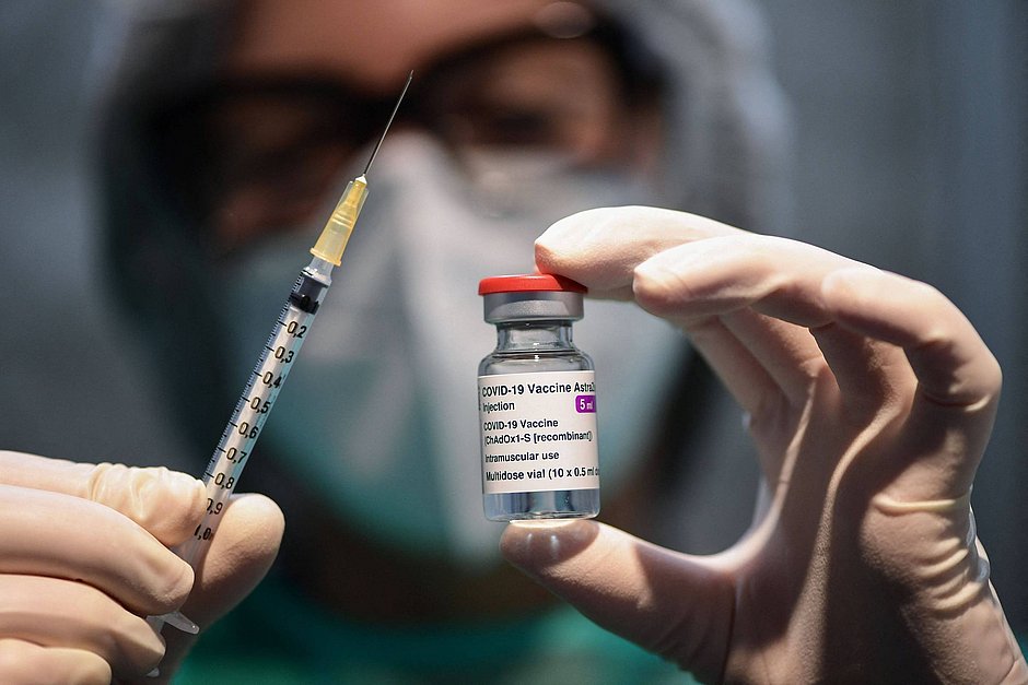 Fiocruz recebe lotes de IFA para produzir 48 milhões de vacinas da Astrazeneca