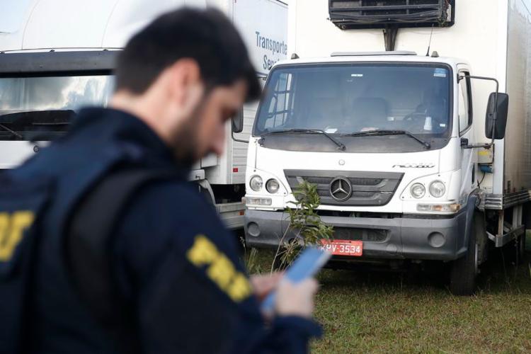 Não há bloqueios em estradas; PRF dispersa tentativa no ES, diz governo