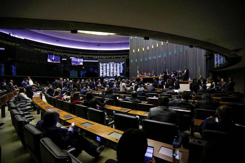 Governo aposta na aprovação da PEC dos Precatórios em dois turnos ainda hoje